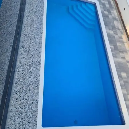 Dado Διαμέρισμα Τρογκίρ
